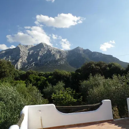 Corrasi Villa Oliena